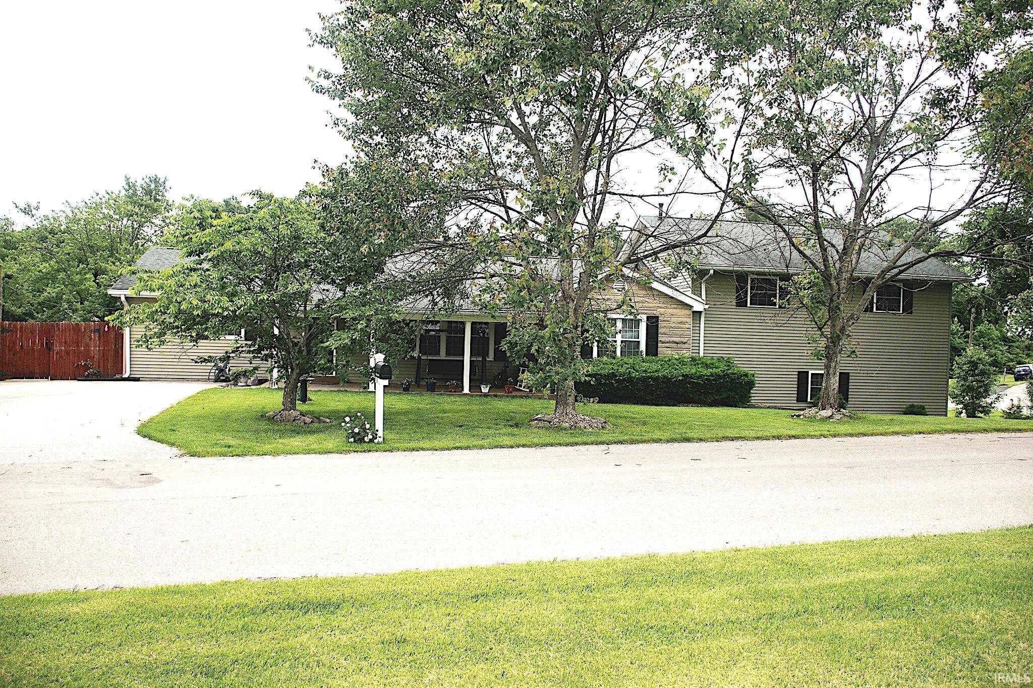 129 Edgewood Drive Bedford, IN 47421 - Photo 1 of 17