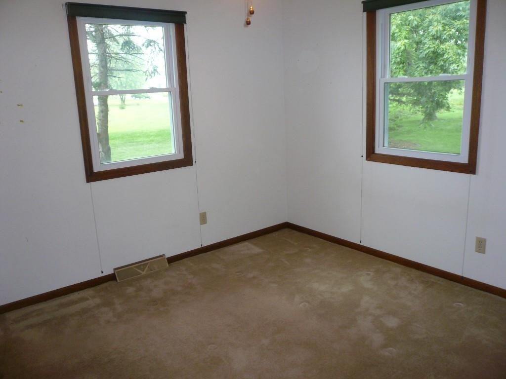 5027 Cosgrove Road Southwest Kalona, IA 52247 - Photo 7 of 16 Gallery Image 7