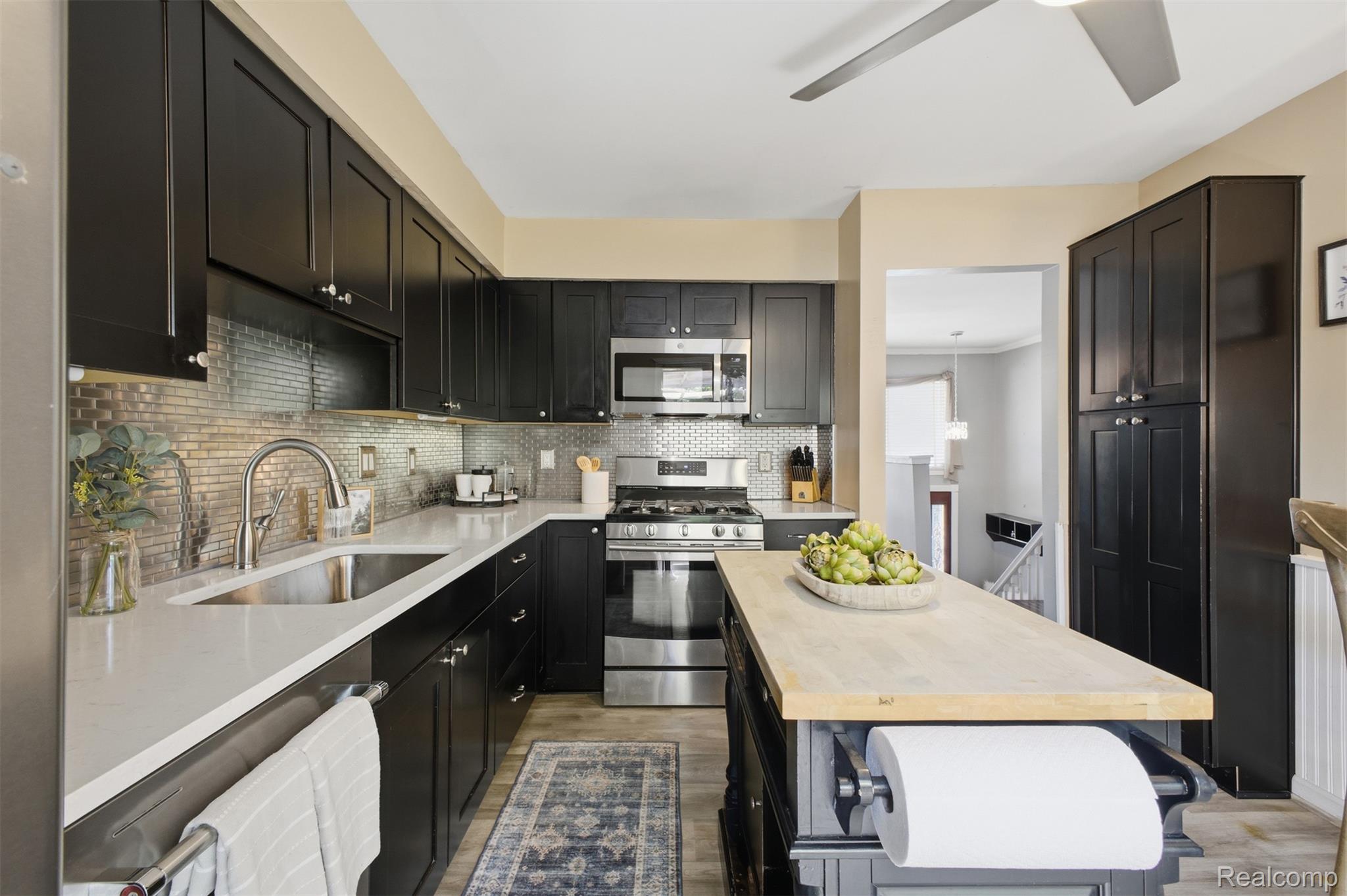 40435 Oak Tree Novi, MI 48375 - Photo 17 of 45 17.jpg