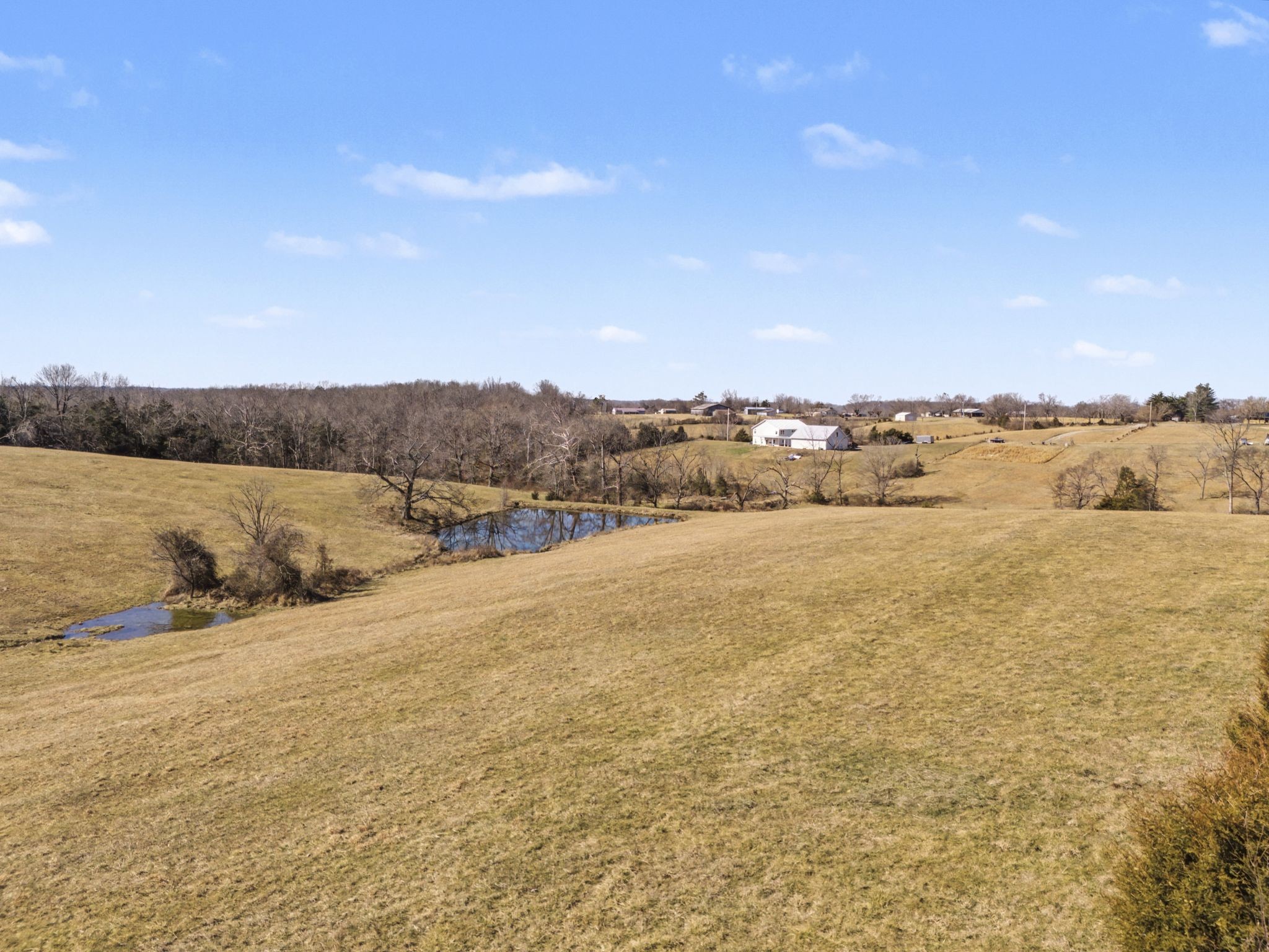 1528 Fairfield Road Westmoreland, TN 37186 - Photo 22 of 35 a view of lake and mountain