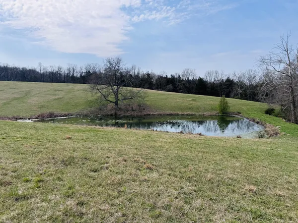 $375,000 | 1528 Fairfield Road, Westmoreland, TN 37186
