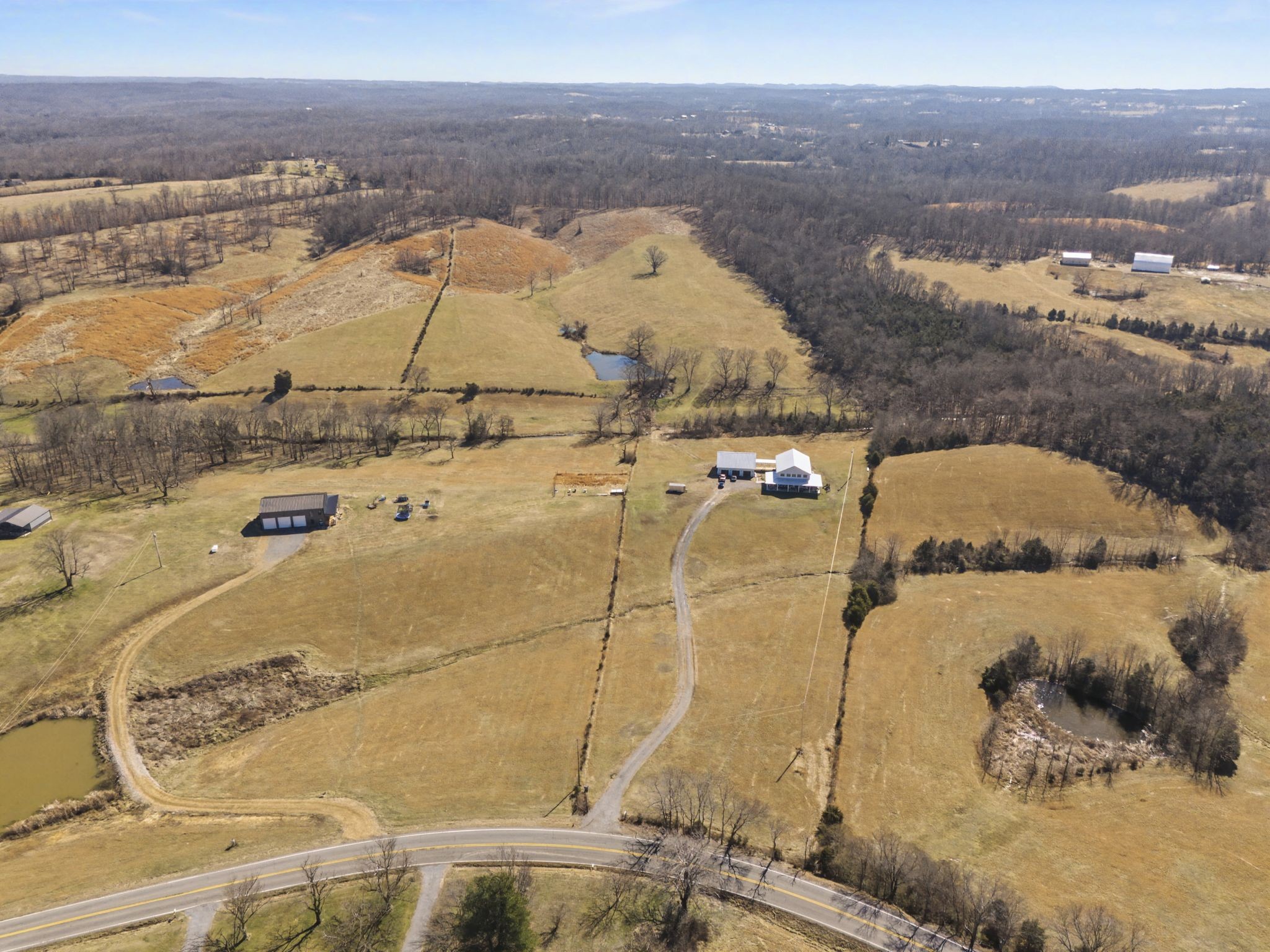 1528 Fairfield Road Westmoreland, TN 37186 - Photo 7 of 35 an aerial view of a house