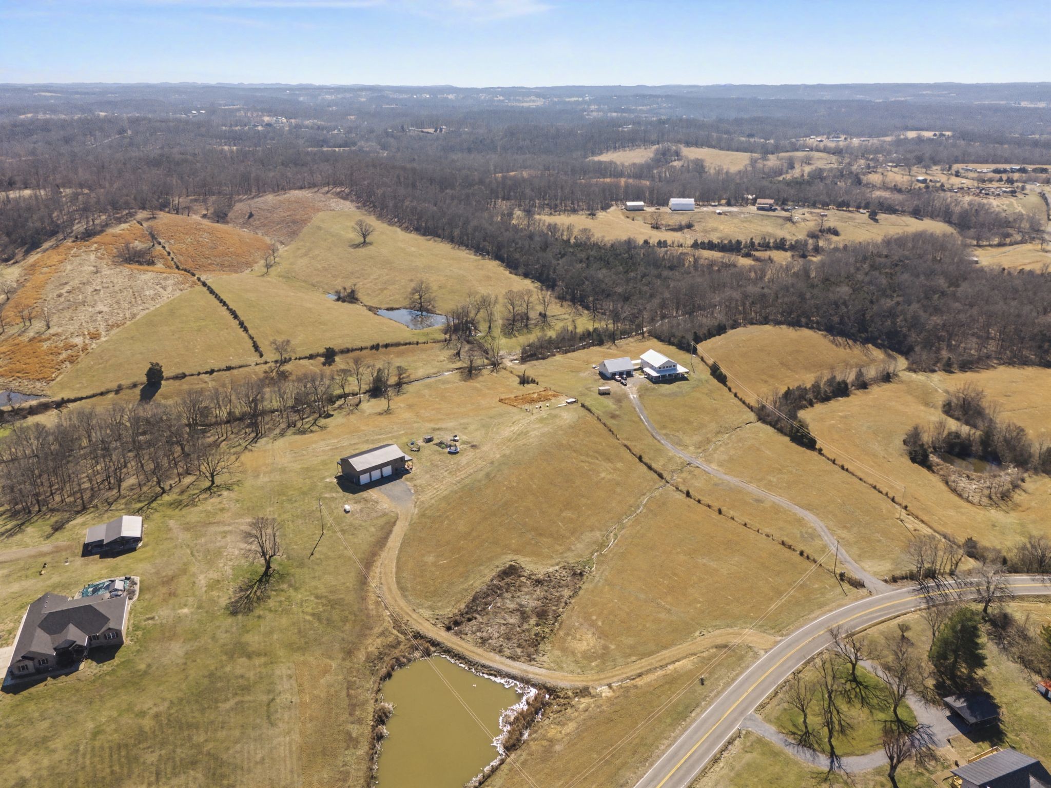1528 Fairfield Road Westmoreland, TN 37186 - Photo 9 of 35 an aerial view of a house