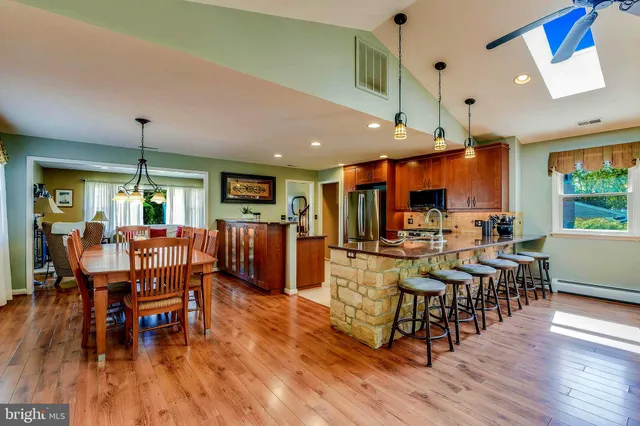 $600,000 | 116 Hollowbrook Road, Lutherville-Timonium, MD 21093