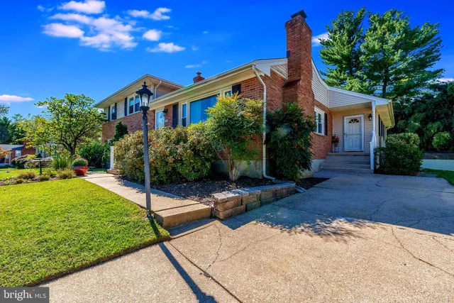 $600,000 | 116 Hollowbrook Road, Lutherville-Timonium, MD 21093