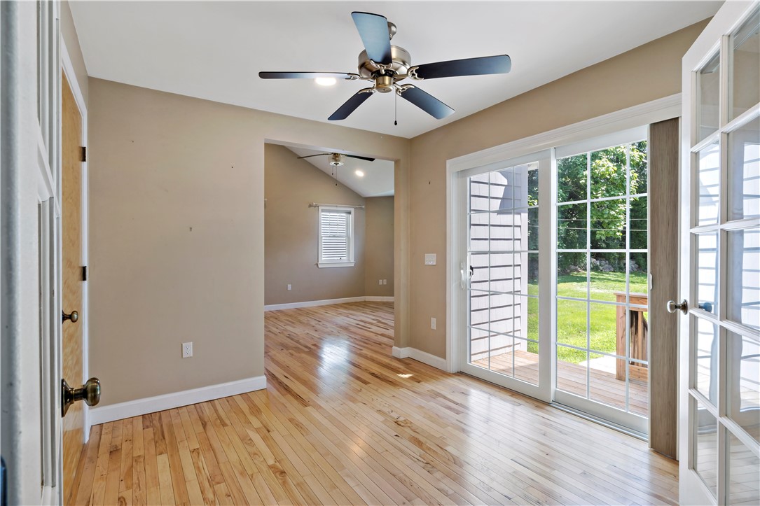 813 S Road South Kingstown, RI 02879 - Photo 15 of 32 First Floor Masert Suite