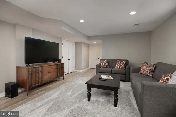 $975,000 | 7658 Bexhill Court, Gainesville, VA 20155