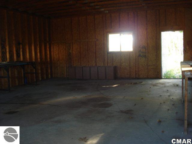 10249 South Mission Road Shepherd, MI 48883 - Photo 21 of 23 1767521-20.JPG