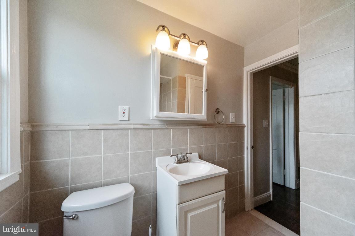 1642 Thetford Road Baltimore, MD 21286 - Photo 13 of 21 Full bath