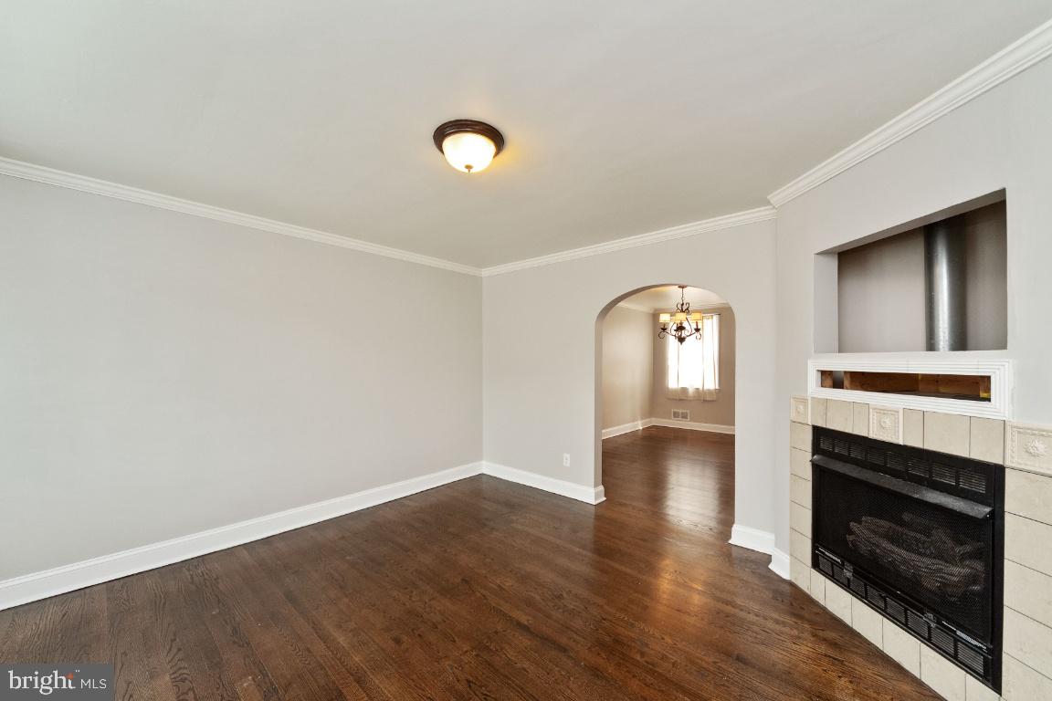 1642 Thetford Road Baltimore, MD 21286 - Photo 3 of 21 Family room