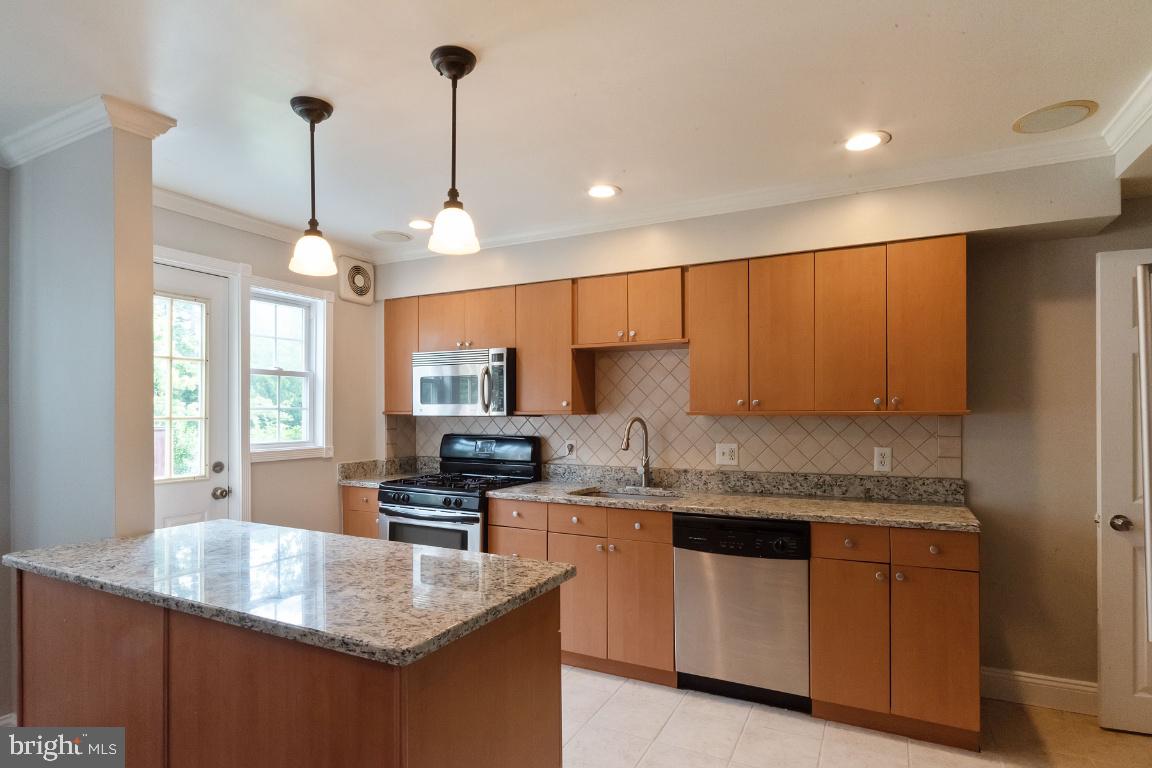 1642 Thetford Road Baltimore, MD 21286 - Photo 8 of 21 Kitchen