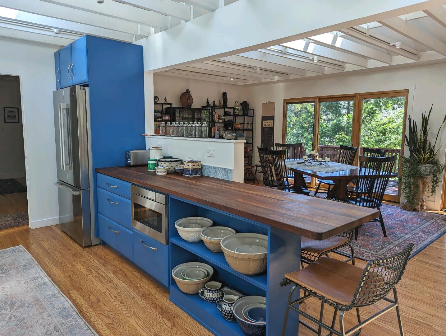 113 Foxwood Road Portola Valley, CA 94028 - Photo 3 of 9 a outdoor dining space with furniture and window