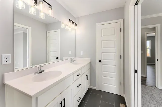 $355,000 | 2216 Pemberton Drive, Harrisonville, MO 64701