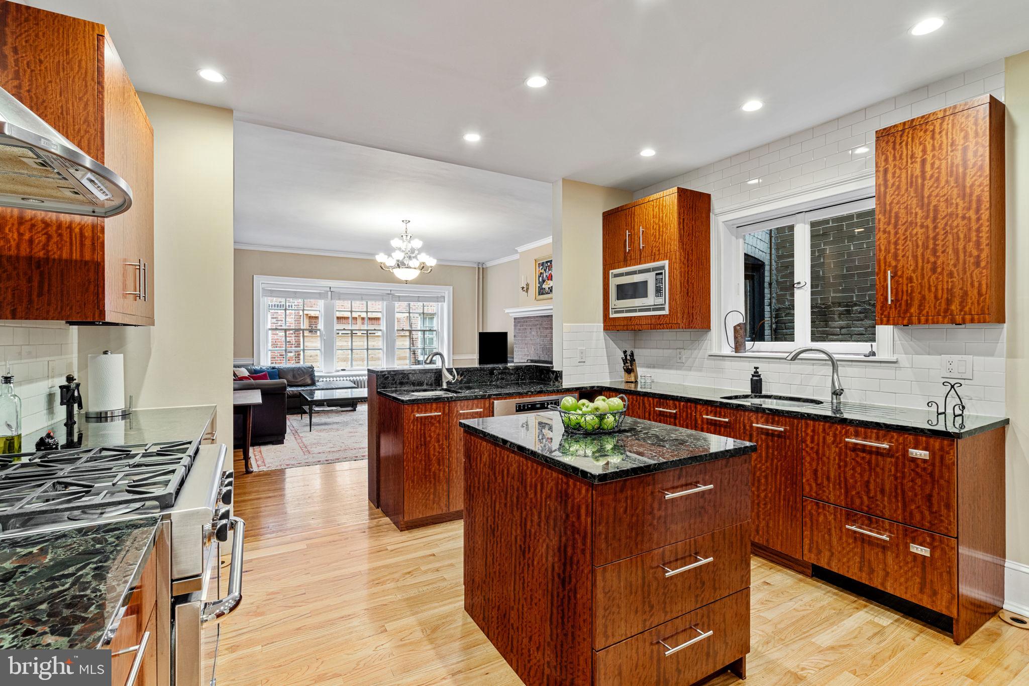 2139 Locust Street Philadelphia, PA 19103 - Photo 4 of 45 Gallery Image 4