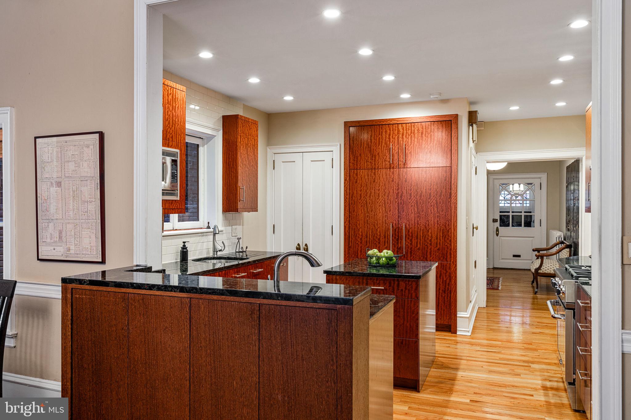 2139 Locust Street Philadelphia, PA 19103 - Photo 6 of 45 Gallery Image 6
