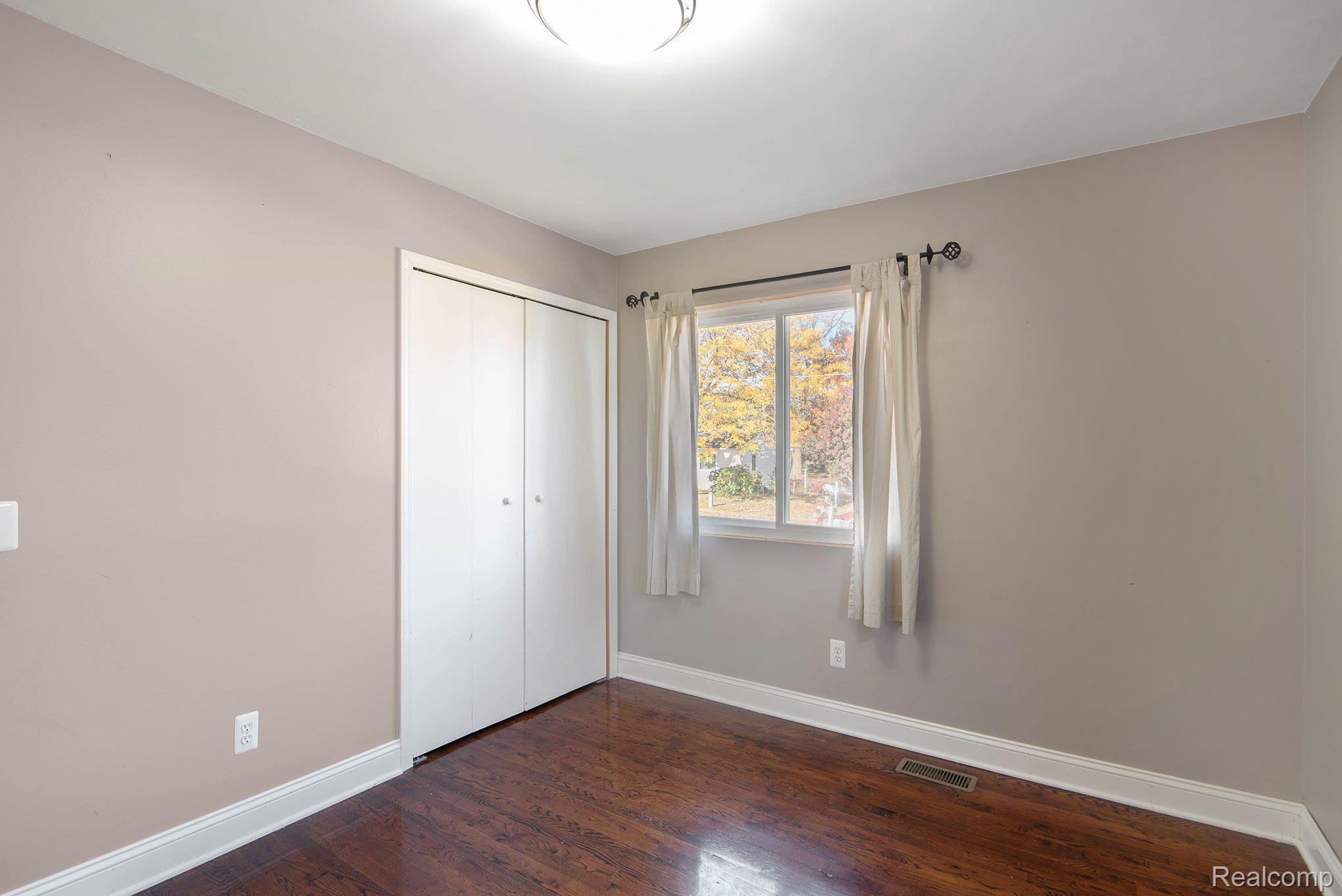 983 Parallel Street Fenton, MI 48430 - Photo 15 of 27 Gallery Image 15