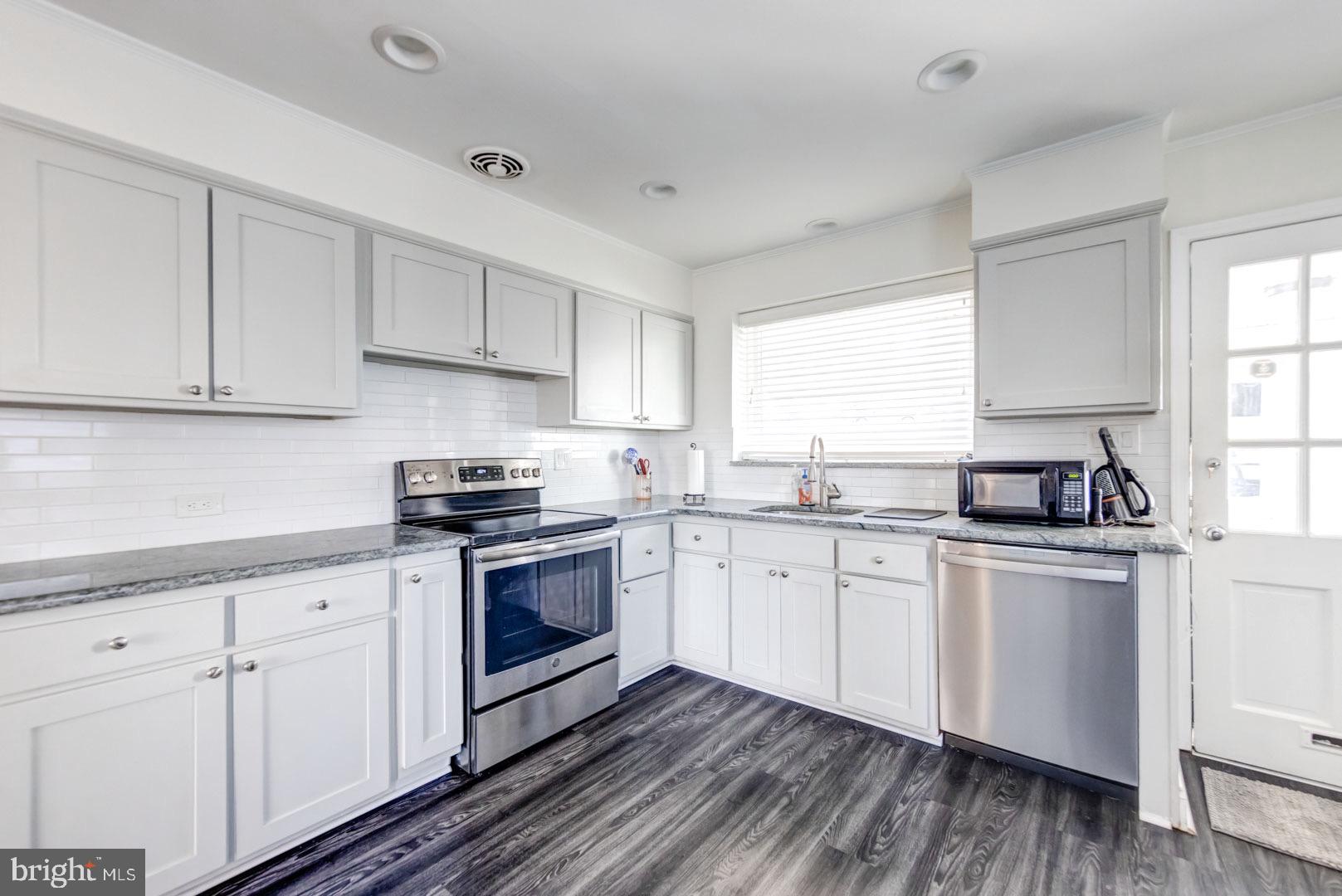 677 Knox Road Wayne, PA 19087 - Photo 12 of 25 Kitchen