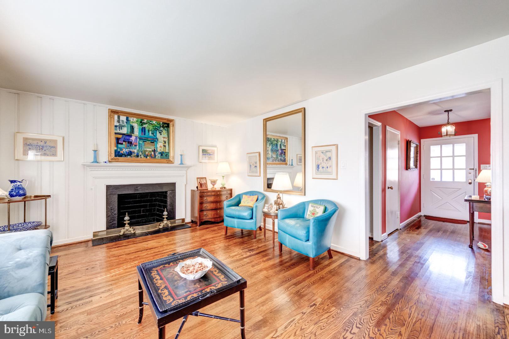 677 Knox Road Wayne, PA 19087 - Photo 8 of 25 Living Room