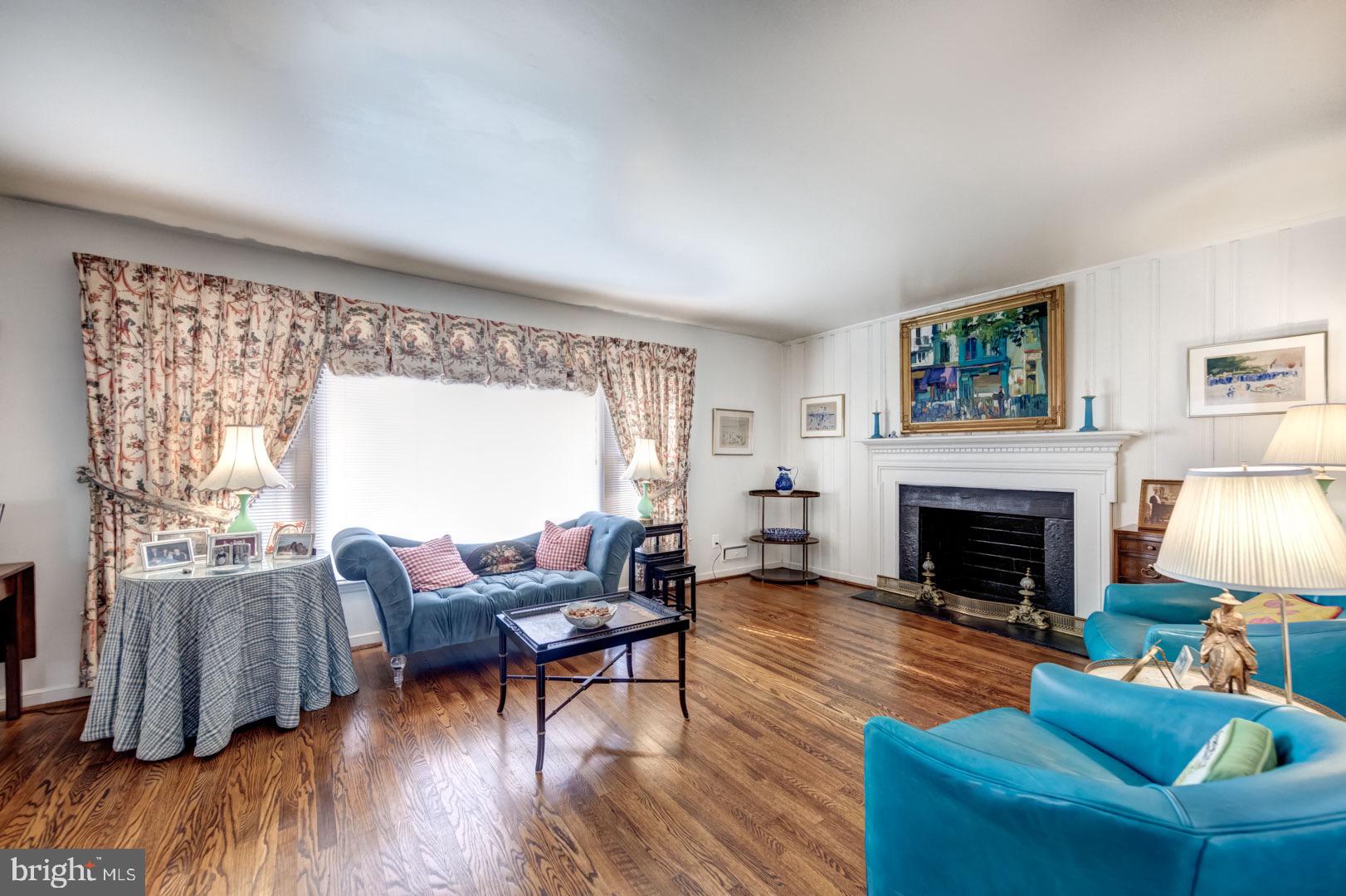 677 Knox Road Wayne, PA 19087 - Photo 9 of 25 Living Room