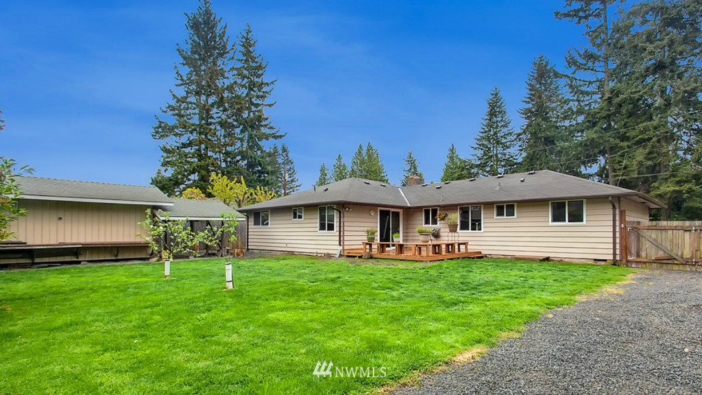 8029 213th Street Southwest Edmonds, WA 98026 - Photo 2 of 20 Gallery Image 2