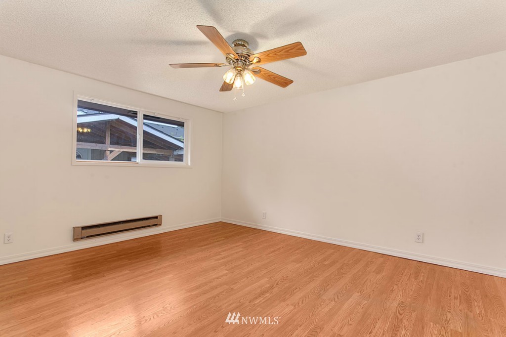 8029 213th Street Southwest Edmonds, WA 98026 - Photo 11 of 20 Gallery Image 11