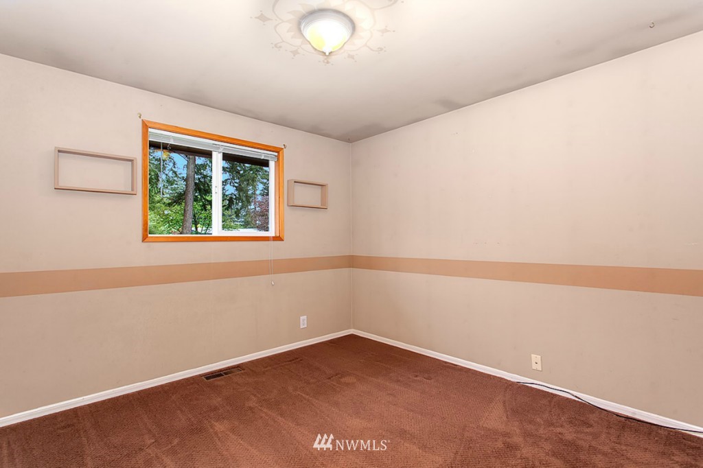 8029 213th Street Southwest Edmonds, WA 98026 - Photo 13 of 20 Gallery Image 13