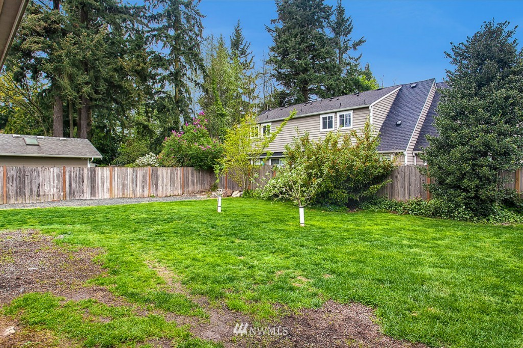 8029 213th Street Southwest Edmonds, WA 98026 - Photo 17 of 20 Gallery Image 17