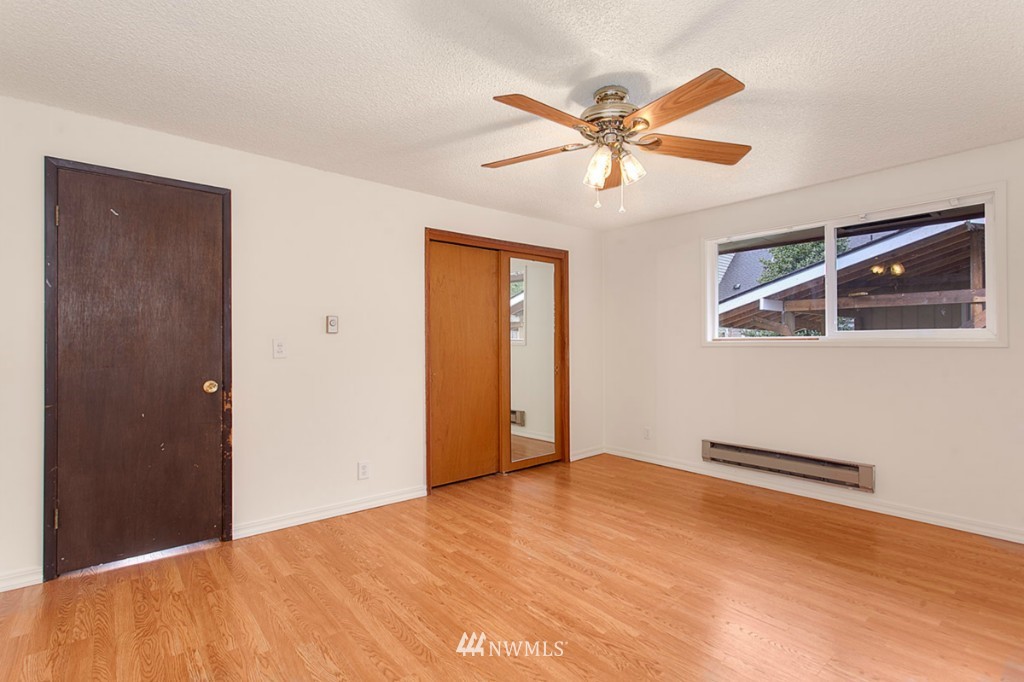 8029 213th Street Southwest Edmonds, WA 98026 - Photo 10 of 20 Gallery Image 10