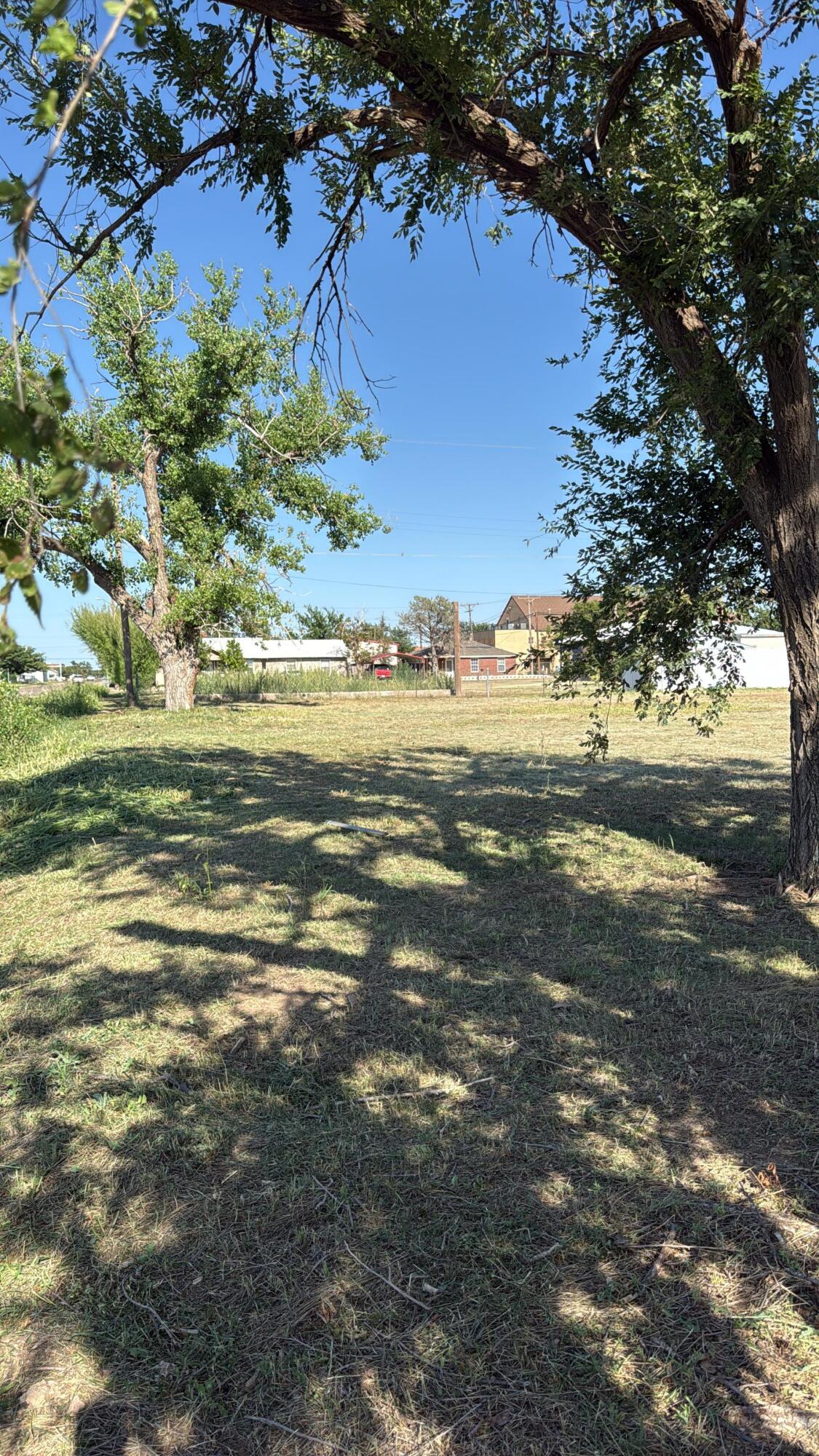 402 10th Street Ralls, TX 79357 - Photo 4 of 5 a view of an ocean and a mountain