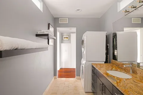 $350,000 | 904 West Avenue, Unit 213, Austin, TX 78701