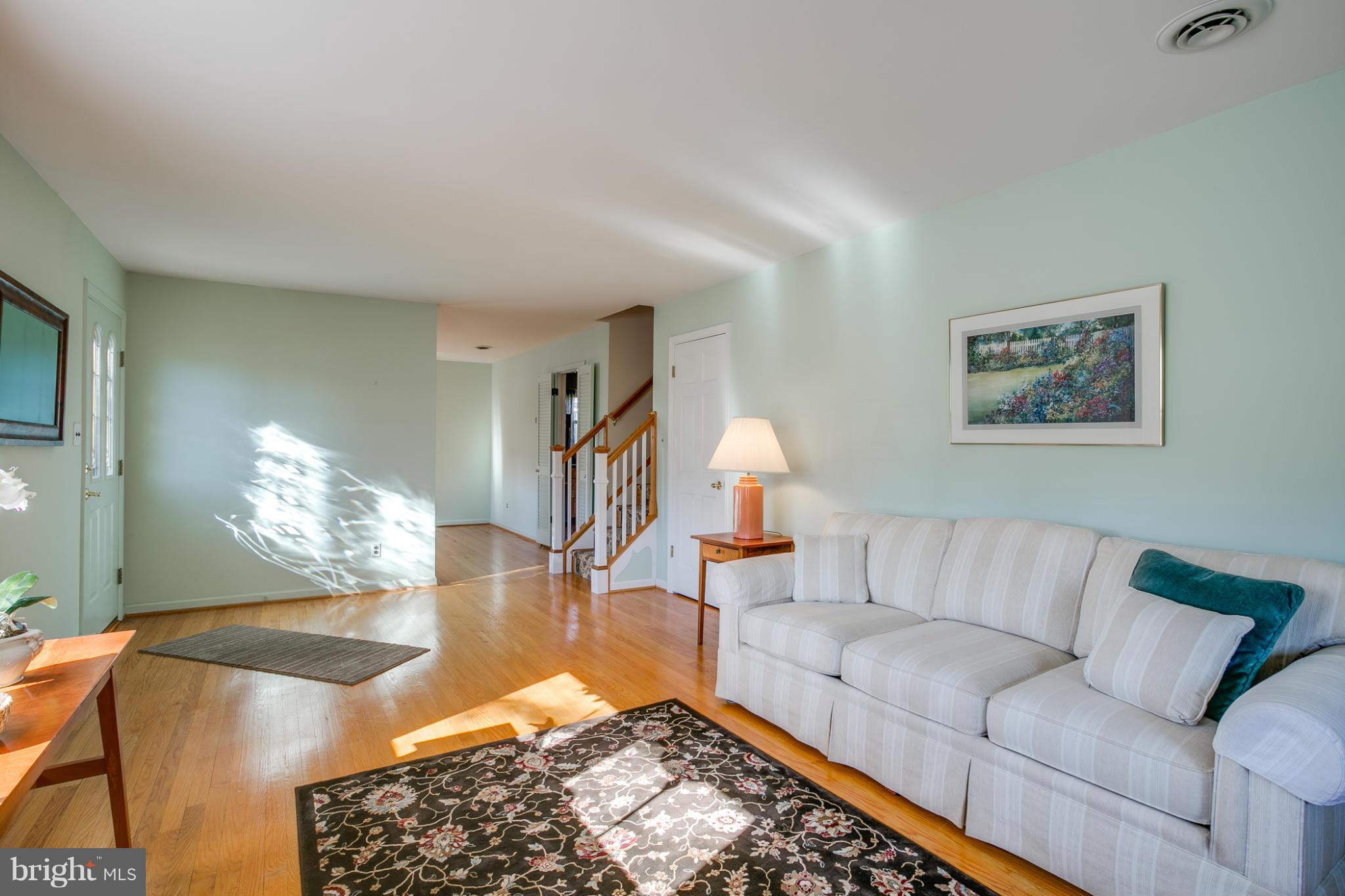 4591 Roundhill Road Ellicott City, MD 21043 - Photo 3 of 25 Living Room