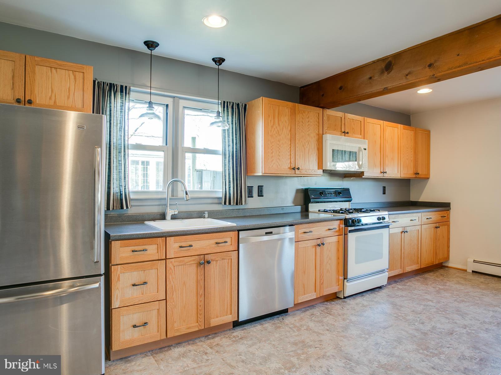 4591 Roundhill Road Ellicott City, MD 21043 - Photo 7 of 25 Kitchen