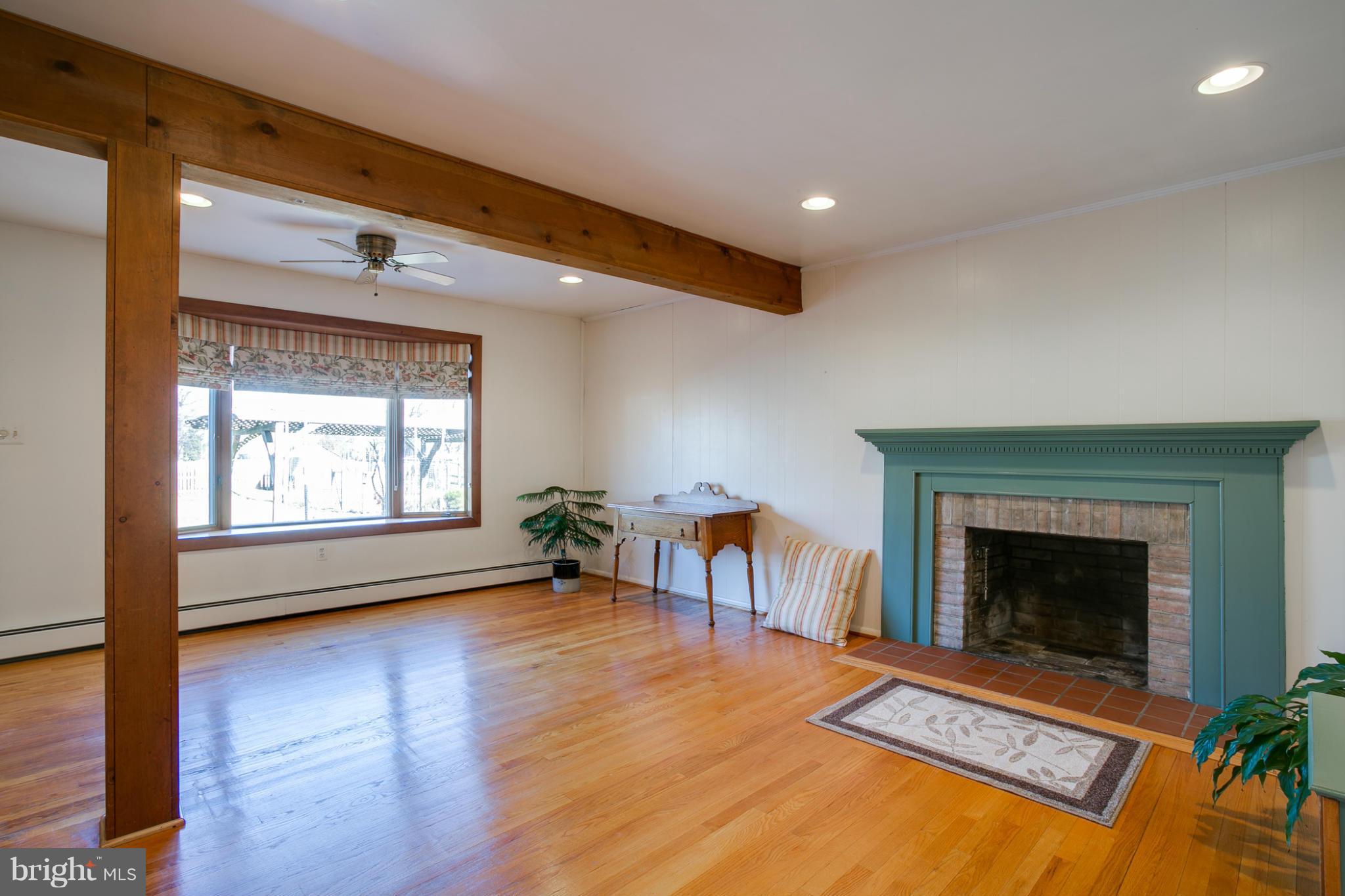 4591 Roundhill Road Ellicott City, MD 21043 - Photo 10 of 25 Family Room