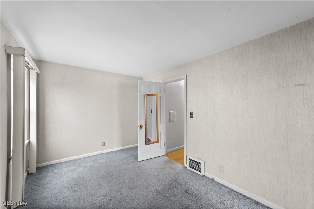 4057 Wilmington Road Cleveland, OH 44121 - Photo 17 of 34