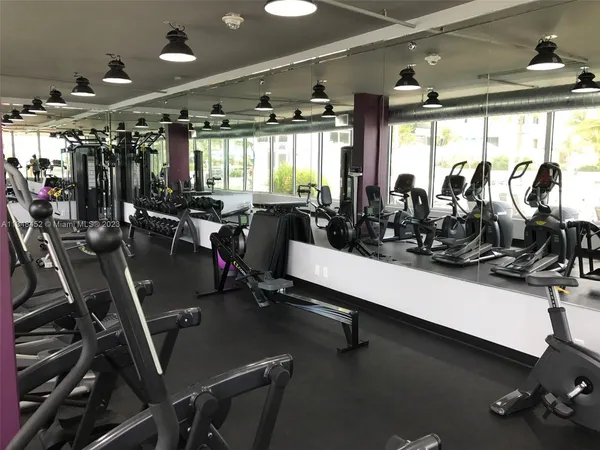 $4,500 | 100 Lincoln Road, Unit 1007, Miami Beach, FL 33139