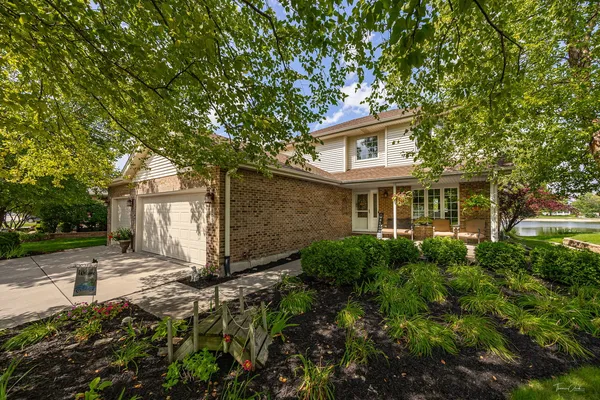 $490,000 | 805 Edgewater Drive, Minooka, IL 60447