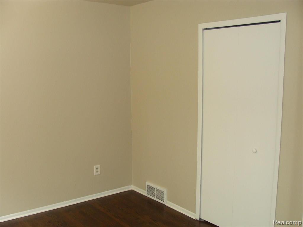 2312 Common Road Warren, MI 48092 - Photo 11 of 26