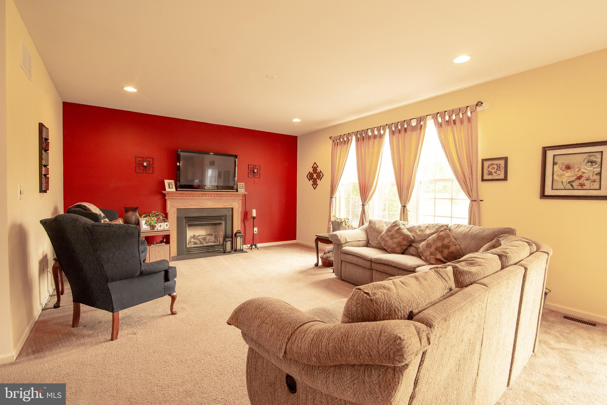 286 Lea Court Mickleton, NJ 08056 - Photo 12 of 30 Family Room