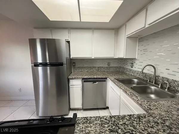 $1,195 | 4030 East Carey Avenue, Unit 1, Las Vegas, NV 89115