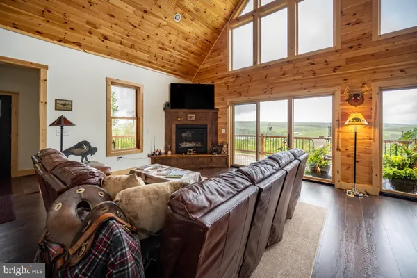 $649,999 | 120 Daisy Drive, McHenry, MD 21541