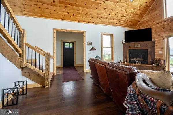 $649,999 | 120 Daisy Drive, McHenry, MD 21541