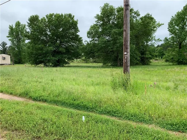 $125,000 | 947 South Pine Street, Vivian, LA 71082