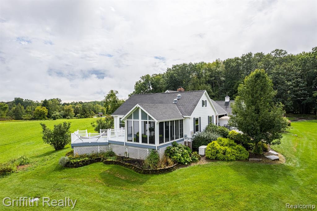 2493 East Clyde Road Howell, MI 48855 - Photo 15 of 63