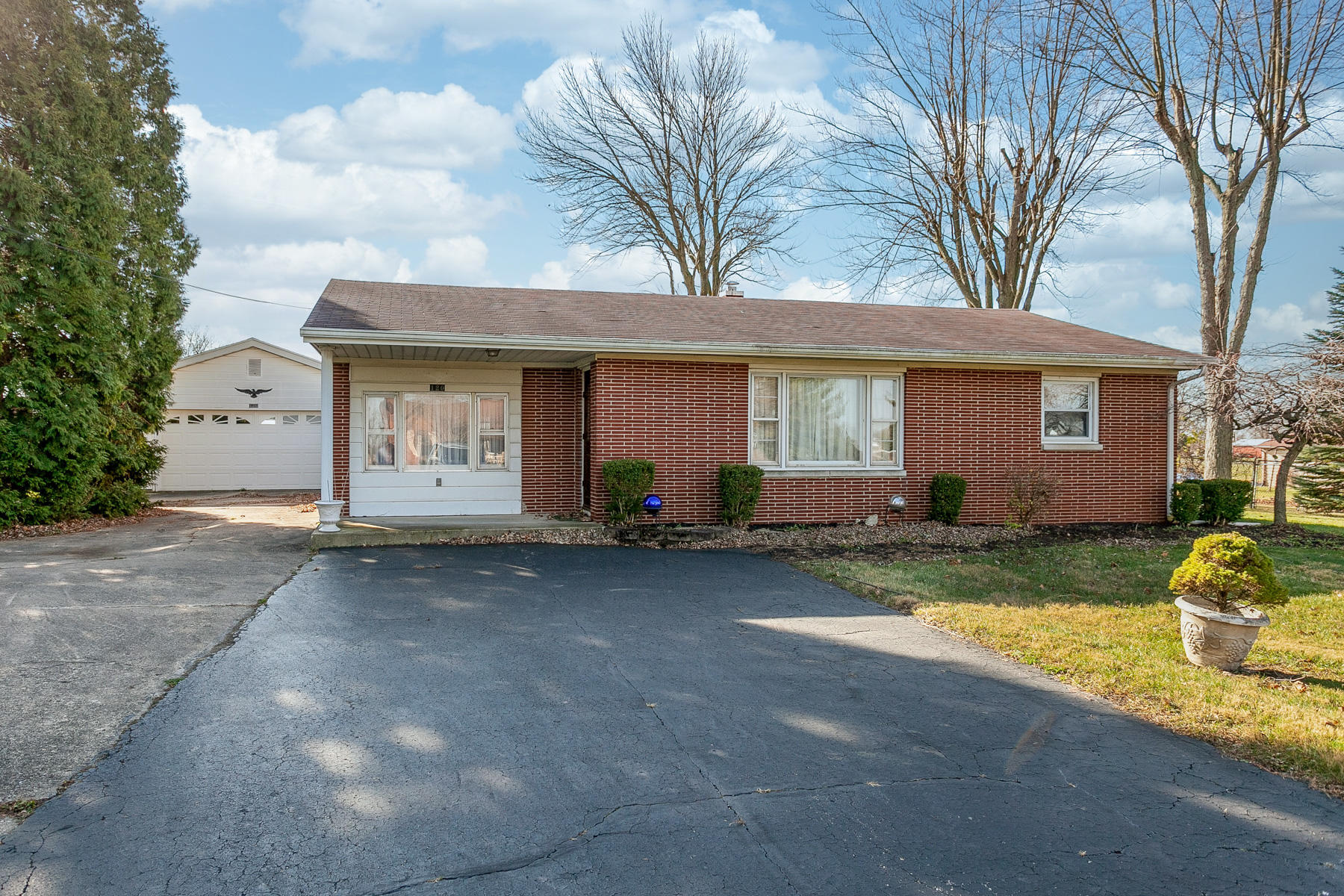 120 East Snodgrass Road Piqua, OH 45356 - Photo 2 of 35