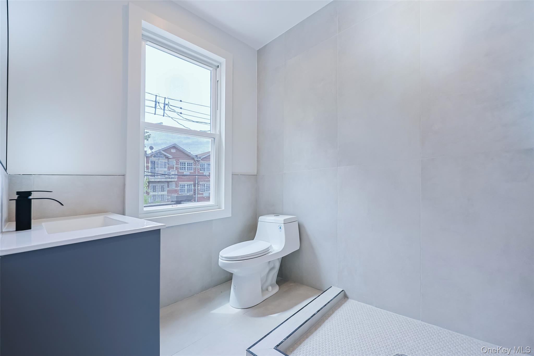 108-17 35th Avenue Queens, NY 11368 - Photo 16 of 35