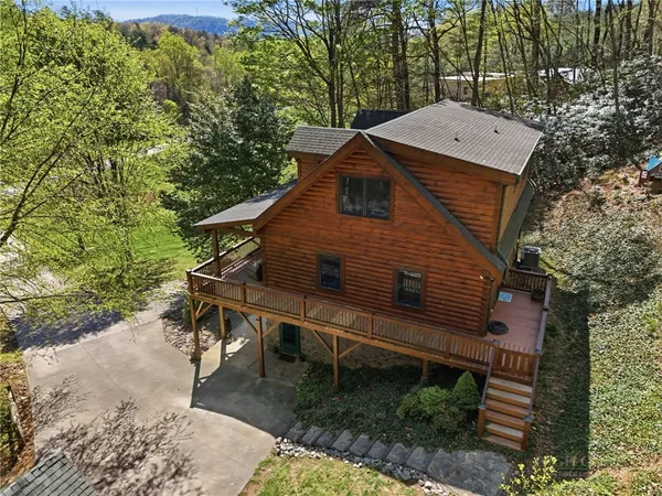 $619,999 | 3925 Austin Valley Drive, Lenoir, NC 28645