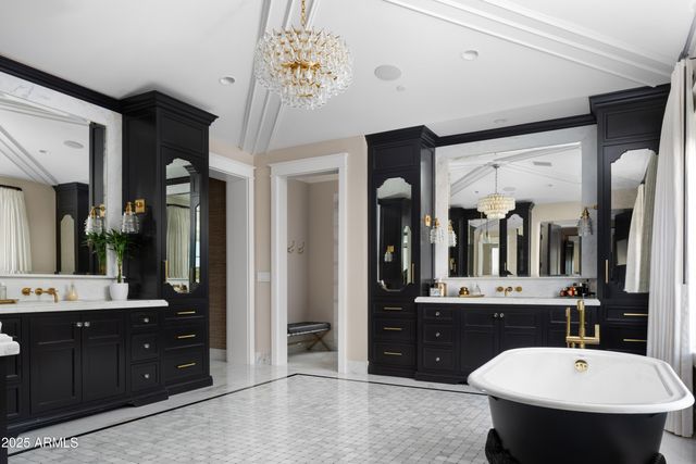 $7,995,000 | 5915 East Calle Del Sud, Phoenix, AZ 85018