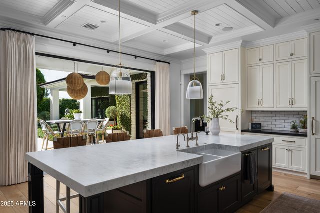 $7,995,000 | 5915 East Calle Del Sud, Phoenix, AZ 85018