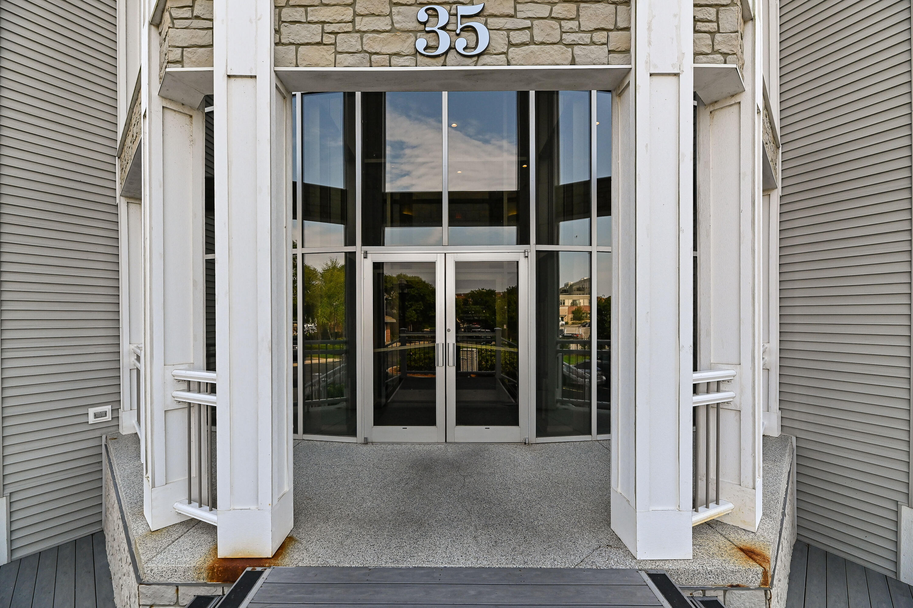35 Harborview Drive, Unit 112 Racine, WI 53403 - Photo 35 of 36 Harborview-7