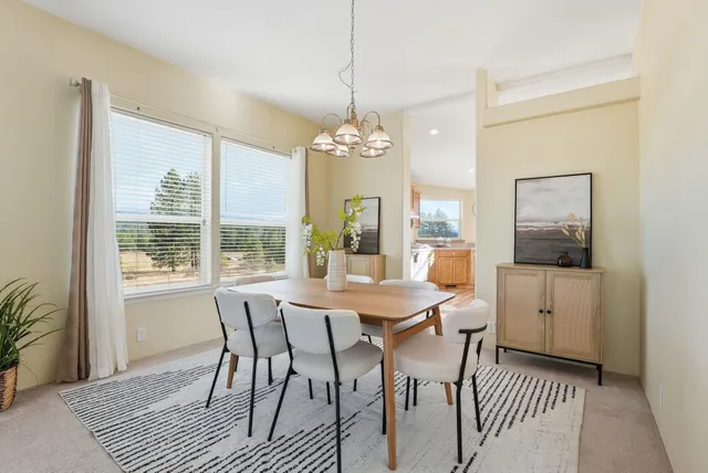 $588,900 | 10304 East Chinook Lane, Chattaroy, WA 99003